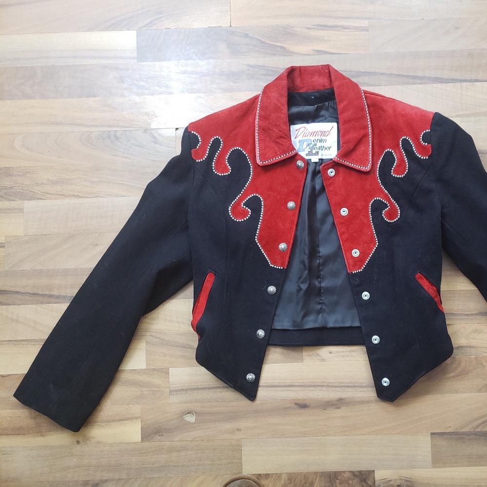 Vintage Western V lined crop cut. Jean Jacket